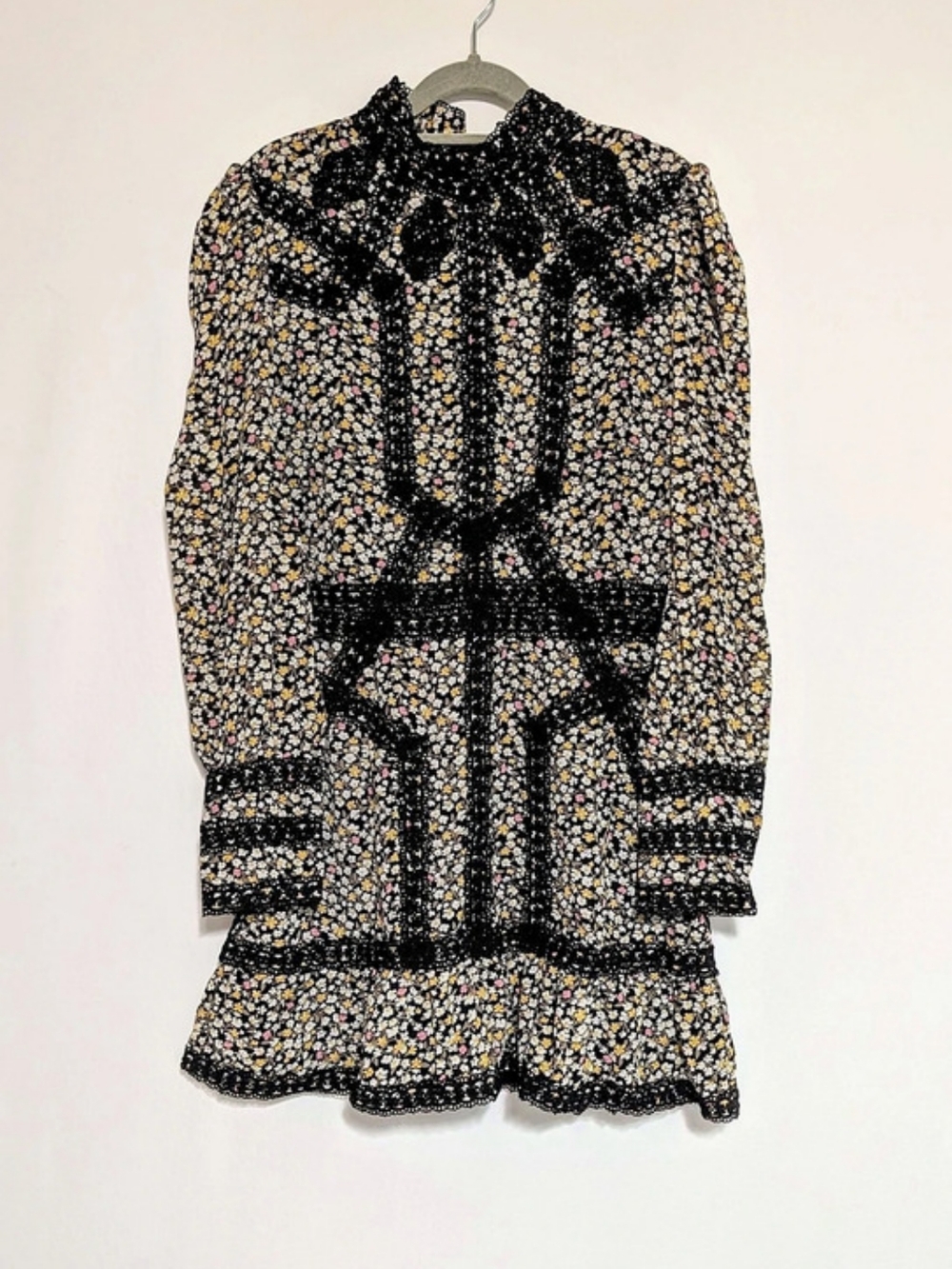 Topshop Black Ditsy Floral Lace Short Long Sleeve Size 10